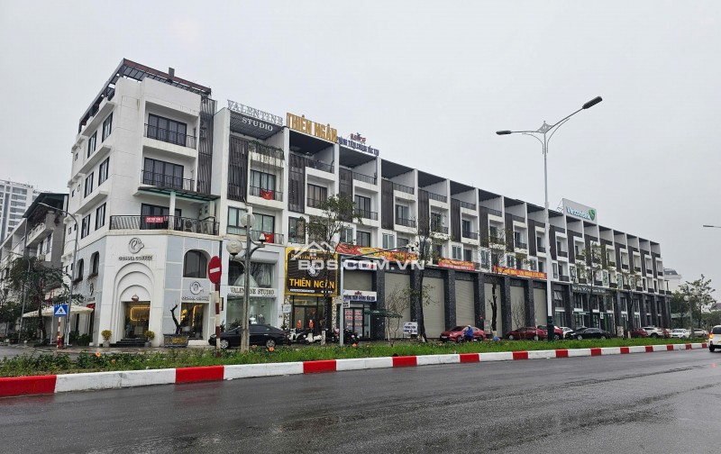 BÁN NHÀ PHỐ 5 TẦNG MẶT PHỐ (553,4m2 mặt sàn) MẶT ĐƯỜNG NGUYỄN TẤT THÀNH - VỊ TRÍ KIM CƯƠNG